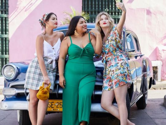 Paloma Elsesser, Lorena Durán and Iza IJzerman feature in the VIOLETA BY MANGO SS19 campaign